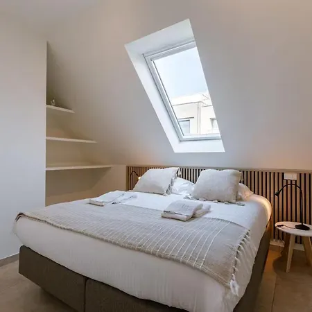 Ruime, Luxe Duplex Penthouse Met 3 Slaapkamer * Ostend