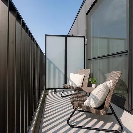 Ruime, Luxe Duplex Penthouse Met 3 Slaapkamer * Ostend