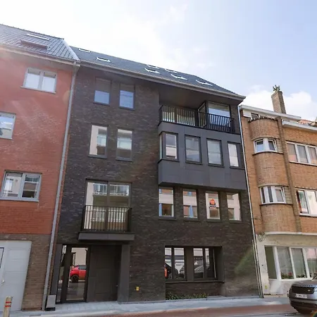 Ruime, Luxe Duplex Penthouse Met 3 Slaapkamer * Ostend