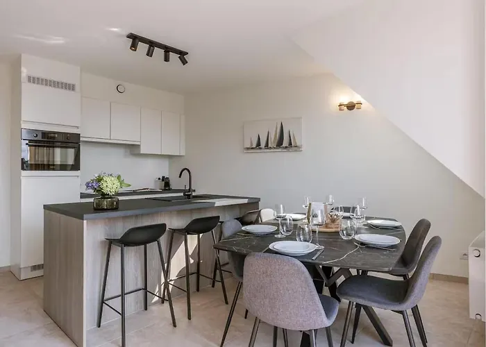 Appartement Ruime, Luxe Duplex Penthouse Met 3 Slaapkamer *