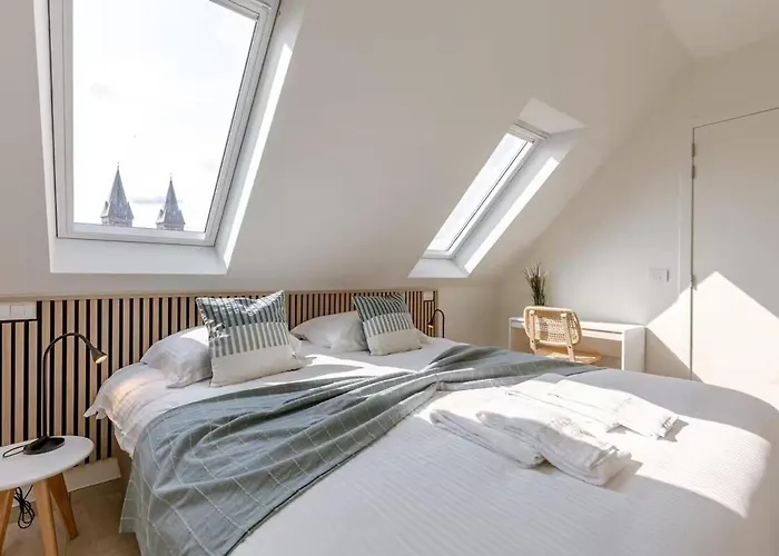 Appartement Ruime, Luxe Duplex Penthouse Met 3 Slaapkamer *